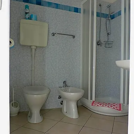 Отель Liliana 2*