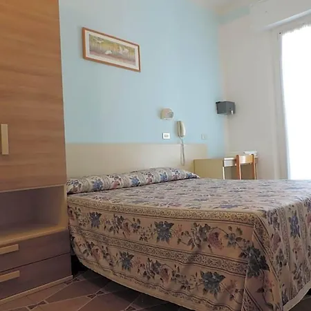 Отель Liliana 2*
