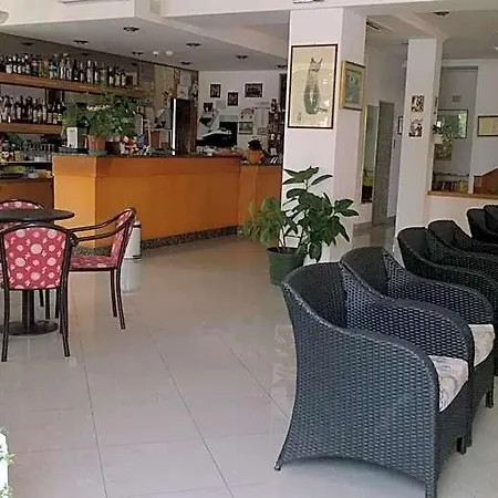 Отель Liliana 2*